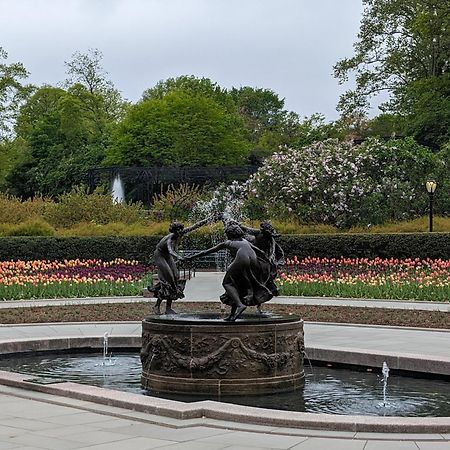 The Central Park East By The Museum Mile New York Exteriör bild